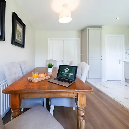 Modern 3-bed House Near Dublin Airport - Great For Families