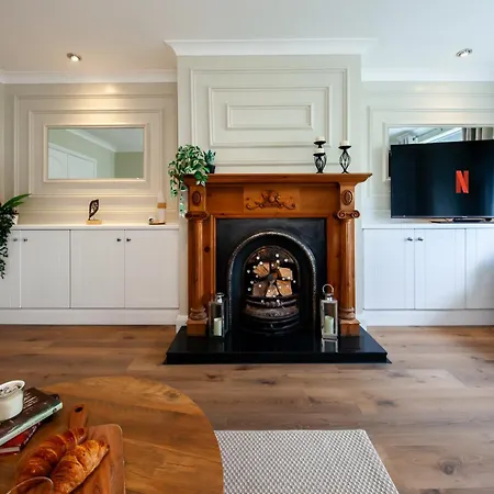 Modern 3-bed House Near Dublin Airport - Great For Families
