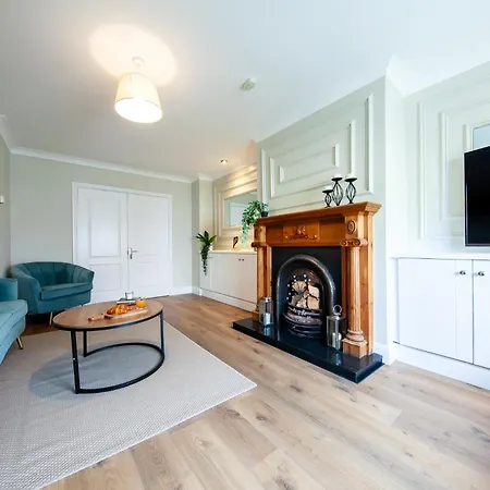 Modern 3-bed House Near Dublin Airport - Great For Families 스워드