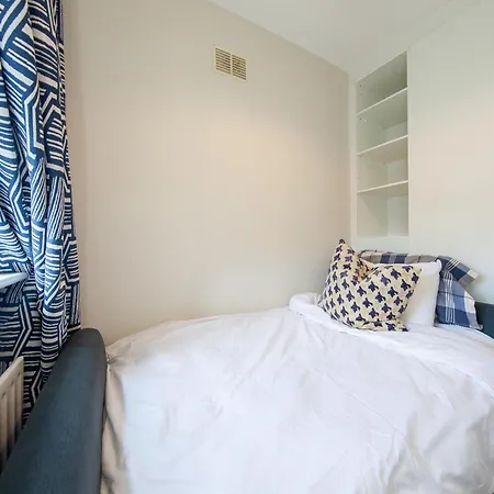 Modern 3-bed House Near Dublin Airport - Great For Families * 스워드